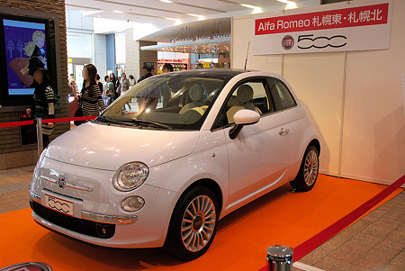 FIAT500_斜め前