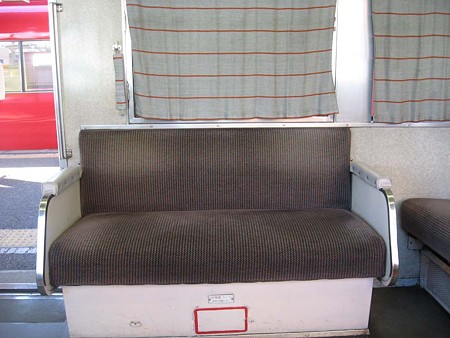 7041Fロングシート.JPG