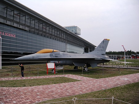 Ｆ－１６