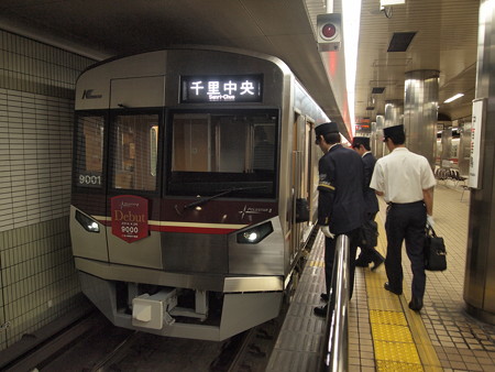 北大阪急行9000形 御堂筋線なかもず駅