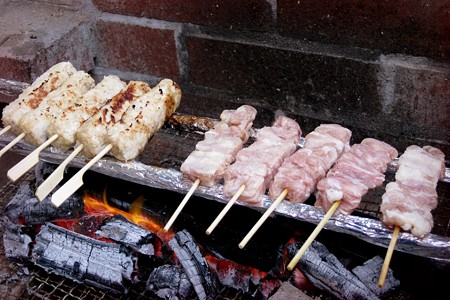 庭のバーベキュー炉で 焼き鳥 まんごりあんの美味しい暮らし 楽天ブログ