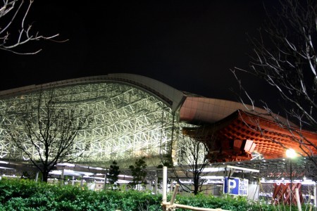 金沢駅・もてなしドーム