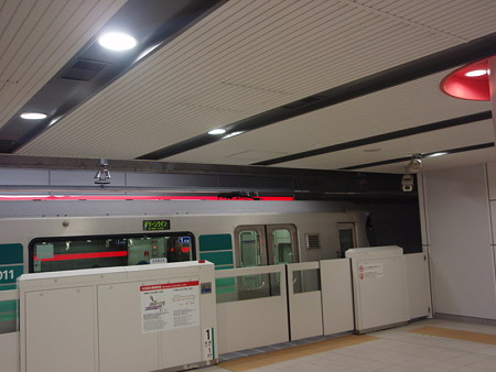 日吉駅ホームドア