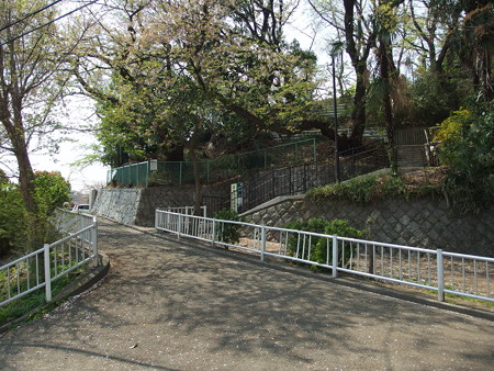 夢見ヶ崎動物公園入口