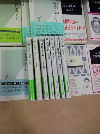 ちくま新書コーナー、『キーワード検索がわかる』『武士から王へ』『新しい神の国』『会社員の父から息子へ』などと並び『ウェブ炎上』