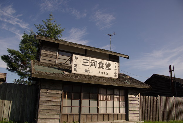 明日萌駅前にて