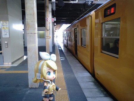 相生駅で、岡山方面行きすぐに乗り換えー! リン:「な、なんか慌た...