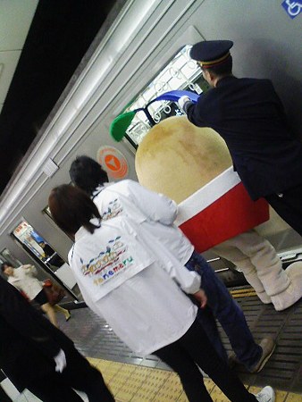 090301-たねまる横浜駅ホーム (1)