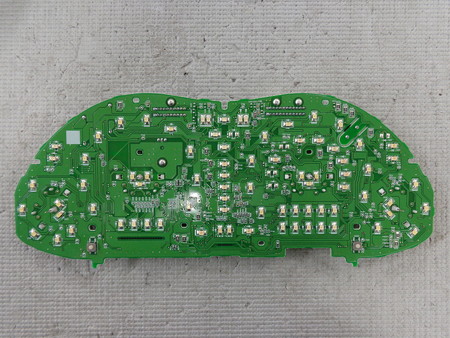 アベンシス　ＬＥＤ打ち替え　メーター基盤