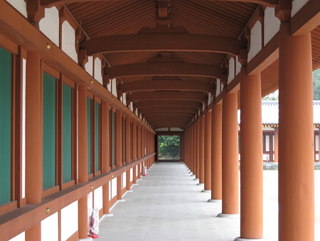 東回廊