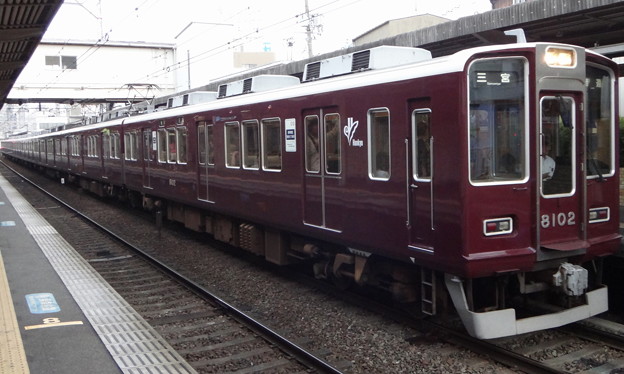 阪急電鉄8000系 普通列車神戸三宮行き