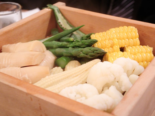 春野菜の膵炎蒸し 和風バーニャカウダソース