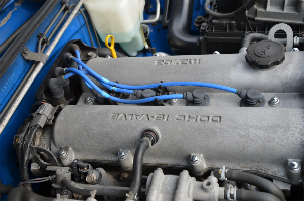 エンジン３点セット交換時にNGKの青いプラグコードを装着