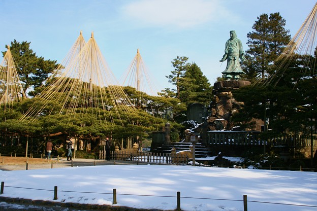 兼六園［明治紀念之標］ 日本武尊（やまとたける）の像　雪